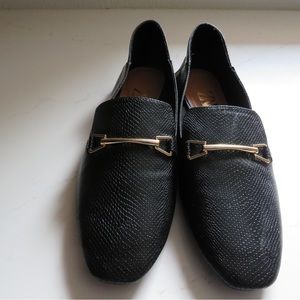 Zara Size 41 (US 10.5-11) Women's Black Animal/Snake Print Buckle Accent Flats